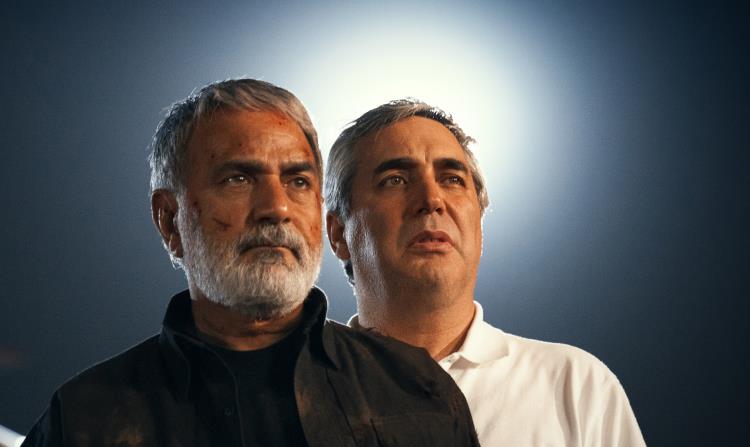 با توجه به نزدیک شدن زمان خاتمه مراحل فنی فیلم سینمایی “بادیگارد” و آماده شدن نسخه نهائی، به اطلاع علاقمندان، مخاطبان و همکاران رسانهای میرساند فهرست تکمیل شده عوامل و دستاندرکاران فیلم به شرح زیر میباشد. فهرست نهایی عوامل فیلم سینمایی بادیگارد