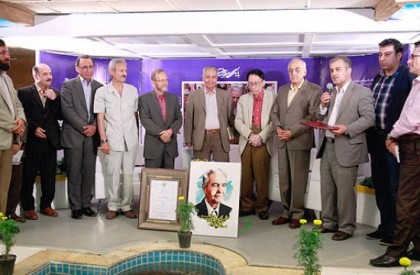 به گزارش روابط عمومی سازمان هنری رسانهای اوج، مرکز آوای انقلاب اسلامی (مأوا) به مناسبت درگذشت استاد مصطفی کمال پورتراب پیام تسلیتی صادر کرد، که این پیام تسلیت را در ادامه از نظر میگذرانیم. پیام تسلیت مرکز آوای انقلاب اسلامی به مناسبت درگذشت استاد پورتراب