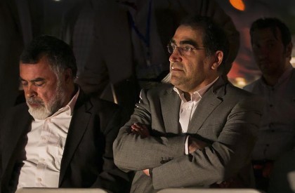 وزیر بهداشت که به تماشای «فصل وصل» نشسته بود، این نمایش را کاری تاثیرگذار دانست و تماشای آن را به نوجوانان و جوانان توصیه کرد وزیر بهداشت: تماشای «فصل وصل» را به نوجوانان توصیه می کنم