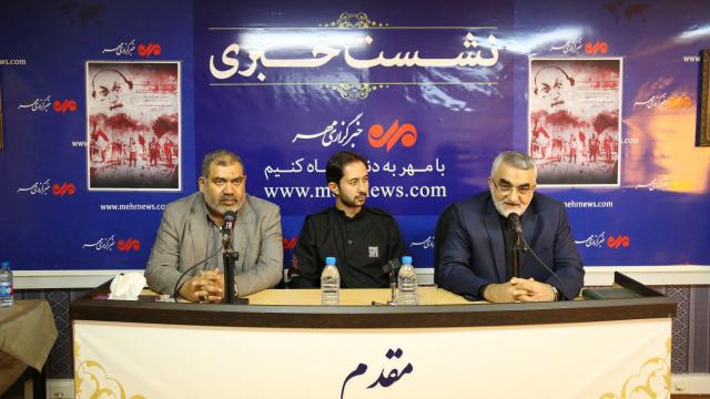به گزارش روابط عمومی سازمان هنری رسانه ای اوج، آیین رونمایی از مستند «خط قرمز» جدیدترین محصول خانه مستند انقلاب اسلامی با حضور دکتر علاء الدین بروجردی، دکتر راشد الراشد کارشناس مسائل منطقه، و حجت الاسلام و المسلمین سید محسن السندی از رهبران جنبش 14 فوریه بحرین صبح امروز شنبه 17 مهرماه در خبرگزاری مهر برگزار شد. رئیس کمیسیون امنیت ملی: به مردم مقاوم بحرین افتخار میکنیم/ فعال قیام بحرین: در بحرین حق نقد ظلمهای صدر اسلام را هم نداریم