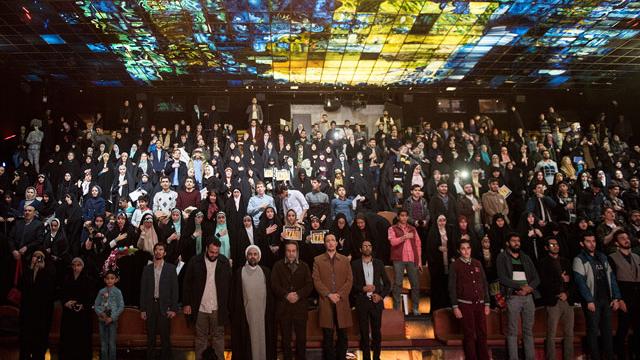 به گزارش روابط عمومی سازمان هنری رسانه ای اوج، آیین رونمایی از نماهنگ آزادی جدیدترین نماهنگ مرکز آوای انقلاب اسلامی(مأوا) با استقبال گسترده مردمی و با حضور چهره های سرشناس فرهنگی هنری در برج آزادی تهران برگزار شد. خاطره گلریز از حمایت صریح امام از موسیقی ارزشی/ زائری: باید با قدرت این مسیر را ادامه دهیم/ احمد نجفی: این مسیر ادامه راه مجاهدان فتح خرمشهر است