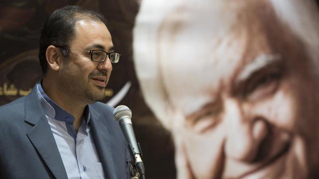 سیوششمین شب شاعر پاسداشت «کیومرث عباسیقصری» عصر دیروز سه شنبه2 خرداد در نخلستان سازمان هنری رسانهای اوج برگزار شد. سیوششمین شب شاعر؛ پاسداشت کیومرث عباسی قصری با حضور برگزار شد