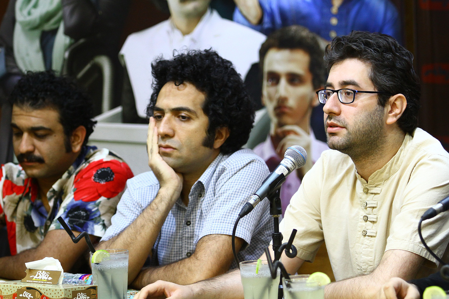 سازندگان مجموعه تلویزیونی «محرمانه» معتقدند یکی از اهداف اصلی این سریال دغدغه های نوجوانان امروزی و یافتن پاسخ مناسب برای آنهاست. دغدغه های نوجوانان امروزی محور اصلی «محرمانه» است