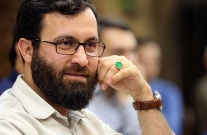 احسان محمد حسنی مسئول سازمان هنری رسانه ای اوج به بیانیه بنیاد روایت فتح که روز گذشته در رسانه ها منتشر شد پاسخ داد. هر دم از این باغ، بَری می رسد!/ پاسخ احسان محمدحسنی، به بیانیه بنیاد روایت فتح درمورد مستند «آقامرتضی»