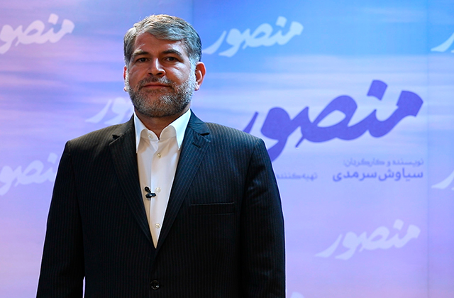 وزیر جهاد کشاورزی دولت سیزدهم پس از تماشای فیلم سینمایی «منصور» گفت: با وجود همه پیشرفتهایی که در حال حاضر داشتهایم اما هنوز هم در بخشهایی به این درد و نگاهی که در فیلم «منصور» اشاره شده مبتلا هستیم. بدون حمایت رهبری معلوم نبود چه بلایی بر سر ستاری و تیمش میآمد / از ظریف برای تماشای «منصور» دعوت میکنم