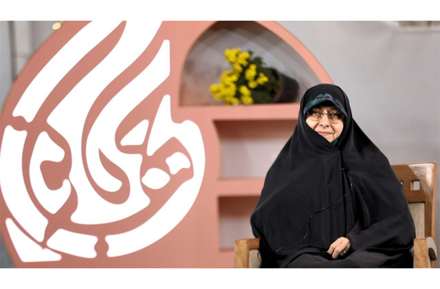 انسیه خزعلی، معاون رییس جمهور در امور زنان و خانواده پس از تماشای نمایش میدانی «جهان بانو» گفت: «با دیدن این اثر هنری خاطراتم از دوران انقلاب و دفاع مقدس زنده شد.» خاطراتم با دیدن «جهان بانو» زنده شد